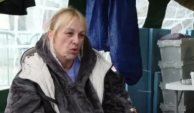 Dijana Hrka, vidno iscrpljena i u lo&scaron;em stanju, u invalidskim kolicima