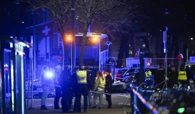 Autobus udario u autobusko stajali&scaron;te u centru Stokholma