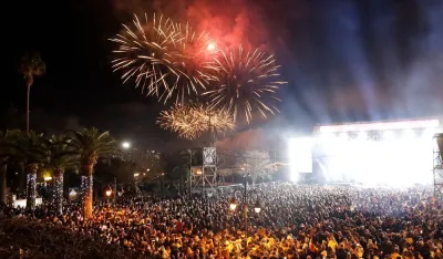 Budva u prazničnom ruhu: Koncerti, dron &scaron;ou i vatromet za sve generacije