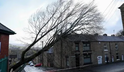 Oluja poharala zapadnu Evropu: Troje mrtvih, desetine povrijeđenih