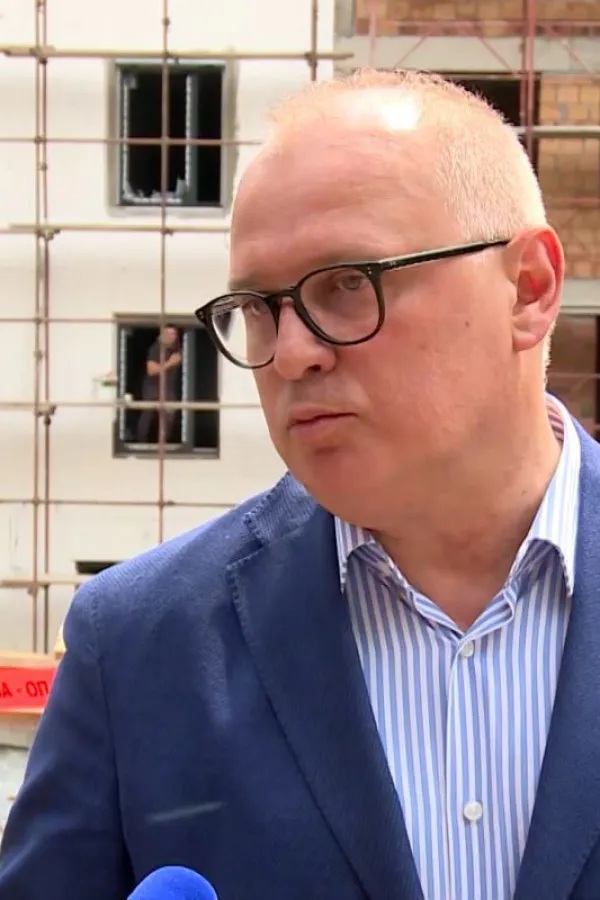 Slučaj "nadstre&scaron;nica": Vesić iznio odbranu, odbio da odgovara na pitanja tužioca