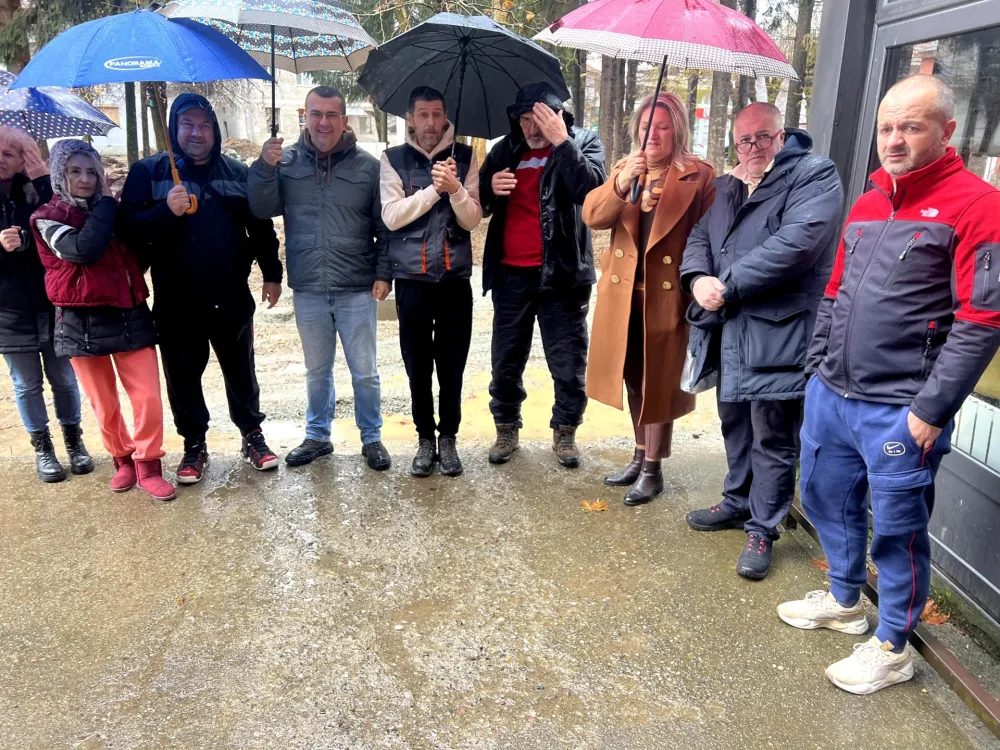 Protest građana održan u Mojkovcu: Traže ubrzanje radova na izgradnji gradskog trga