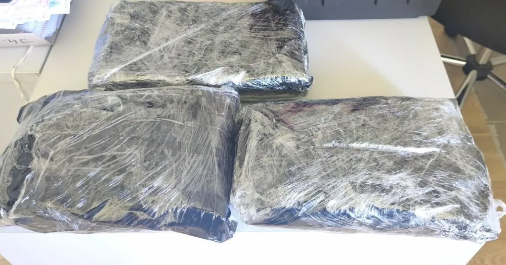 Zećaninu krivična prijava, u po&scaron;iljci iz SAD pronađeno 1,8 kilograma marihuane