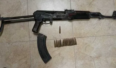 Uhap&scaron;en osumnjičeni za upotrebu vatrenog oružja u Kotoru; lisice na ruke i njegovoj supruzi