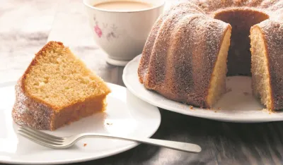 Kuglof sa karamelom i orasima