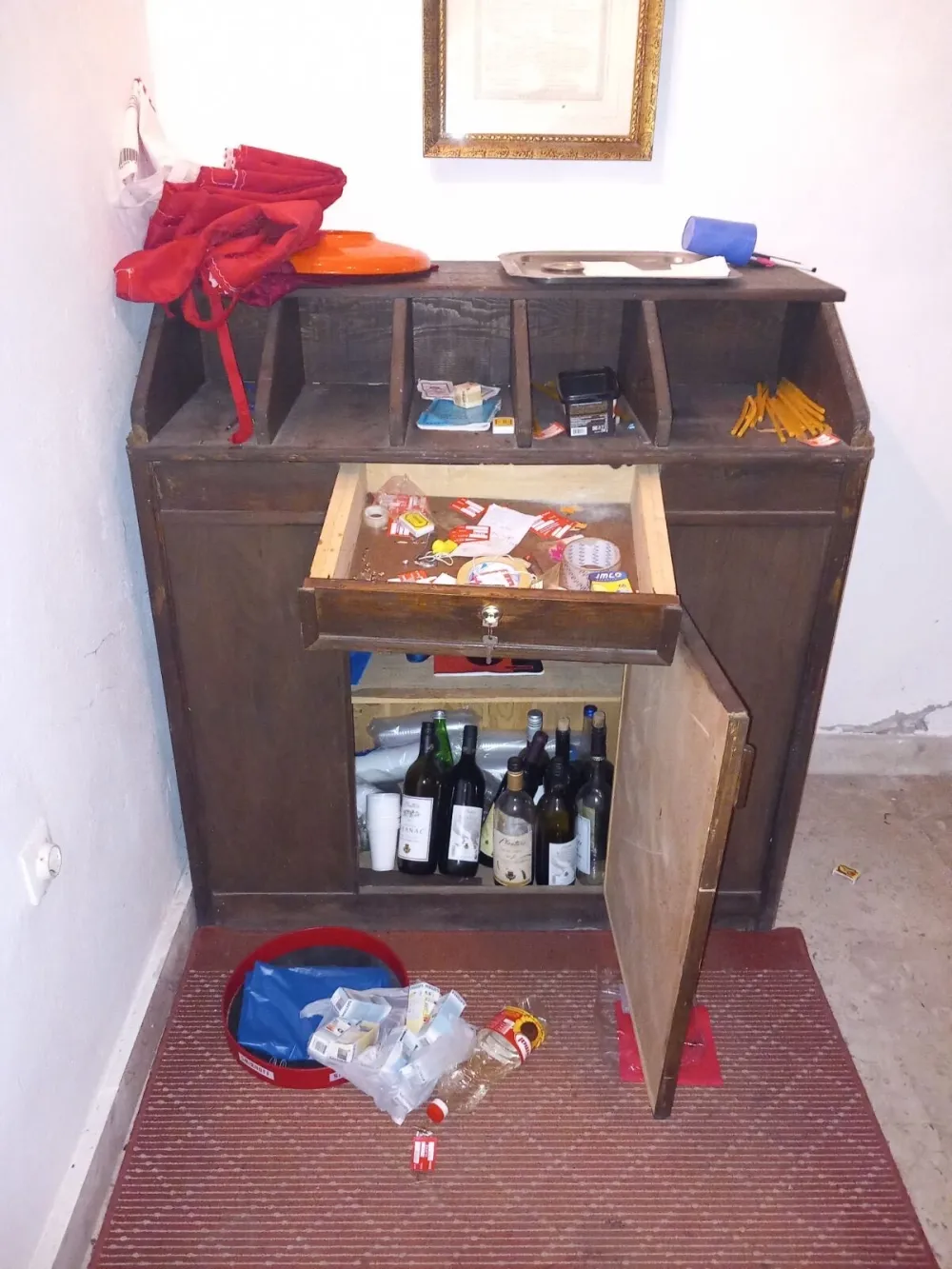 Oskrnavljen hram Svetog Nikolaja u Ulcinju, o&scaron;tećen crkveni inventar