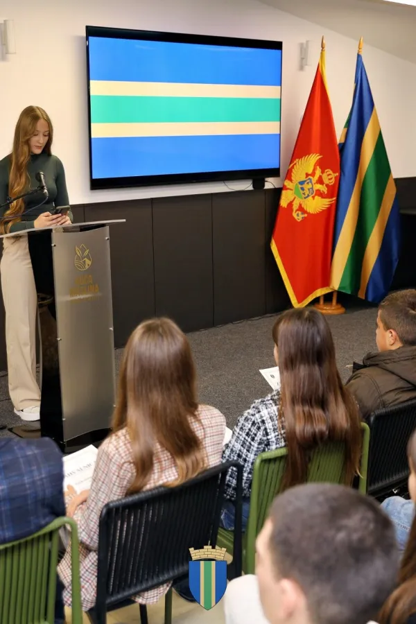 Op&scaron;tina Bar nagradila učesnike literarnog konkursa "Život bez filtera"