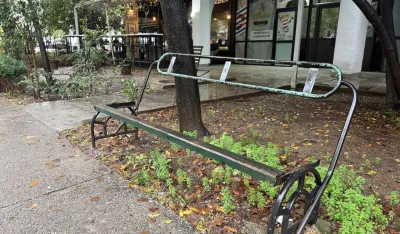 Klupe u paramparčad