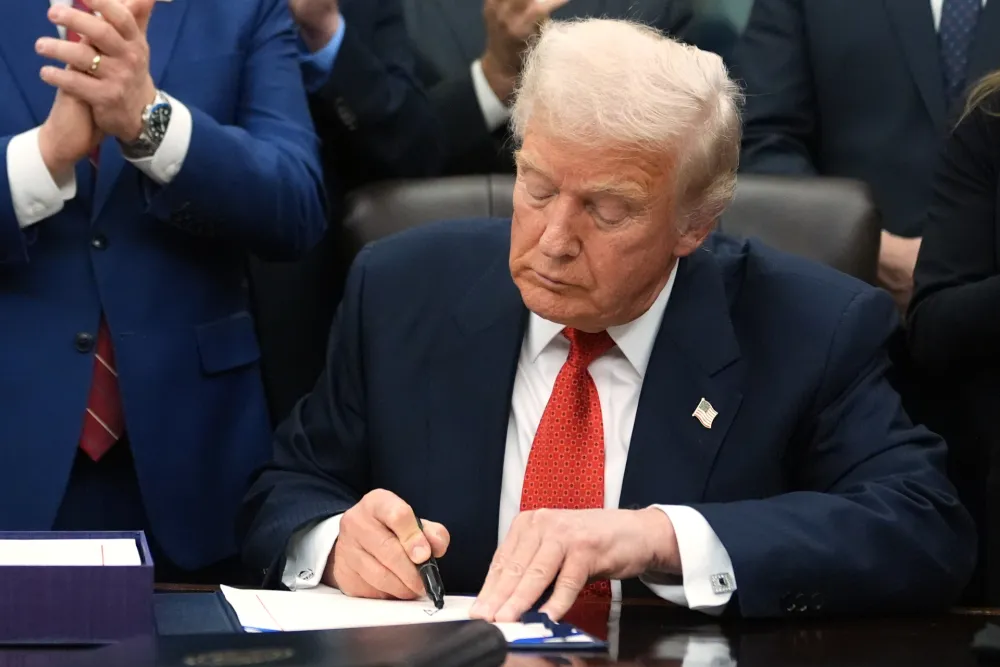 Tramp potpisao zakon o objavljivanju Epstinovih dosijea