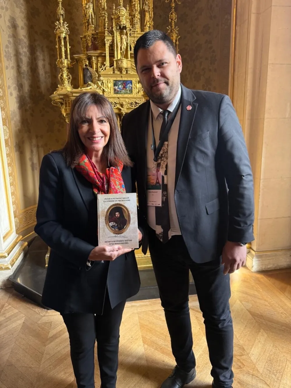 Kovačević poklonio francuski prevod &bdquo;Luče mikrokozme&ldquo; gradonačelnici Pariza