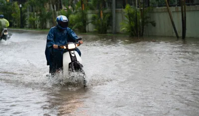 (VIDEO) Vijetnam pogodile poplave: Kuće&nbsp;pod vodom, proradila klizi&scaron;ta, najmanje 40 mrtvih