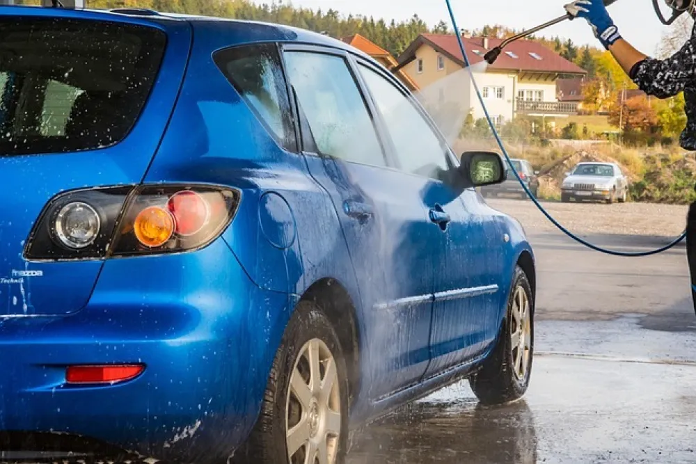 Za&scaron;to ne treba prati automobil na niskim temperaturama