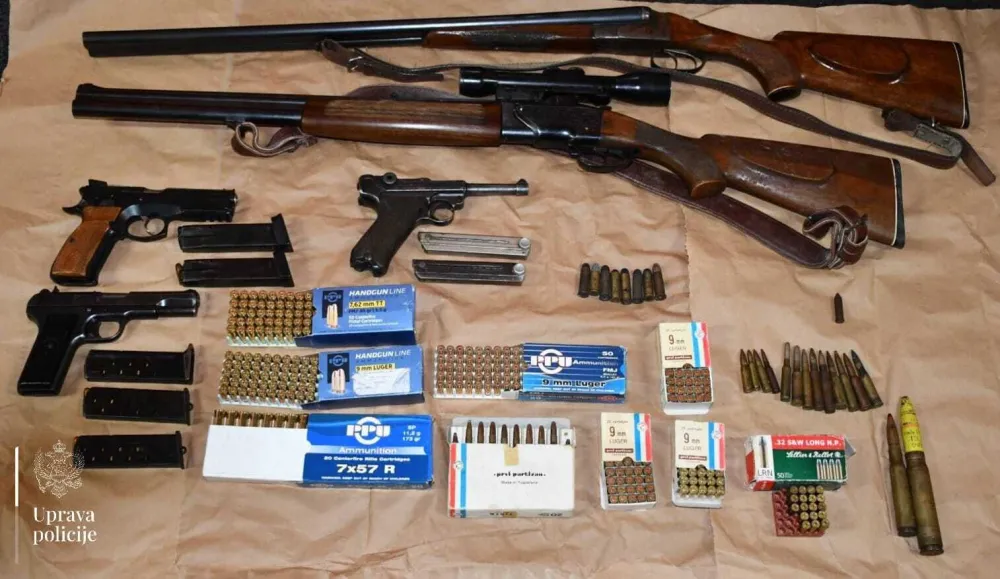 Budva: Oduzeto oružje i preko 300 komada municije