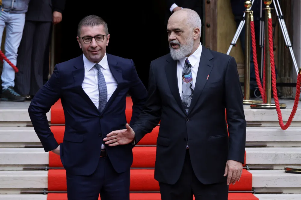 Mickoski u Tirani: Ostajemo odlučno orijentisani ka evropskim integracijama i regionalnoj saradnji