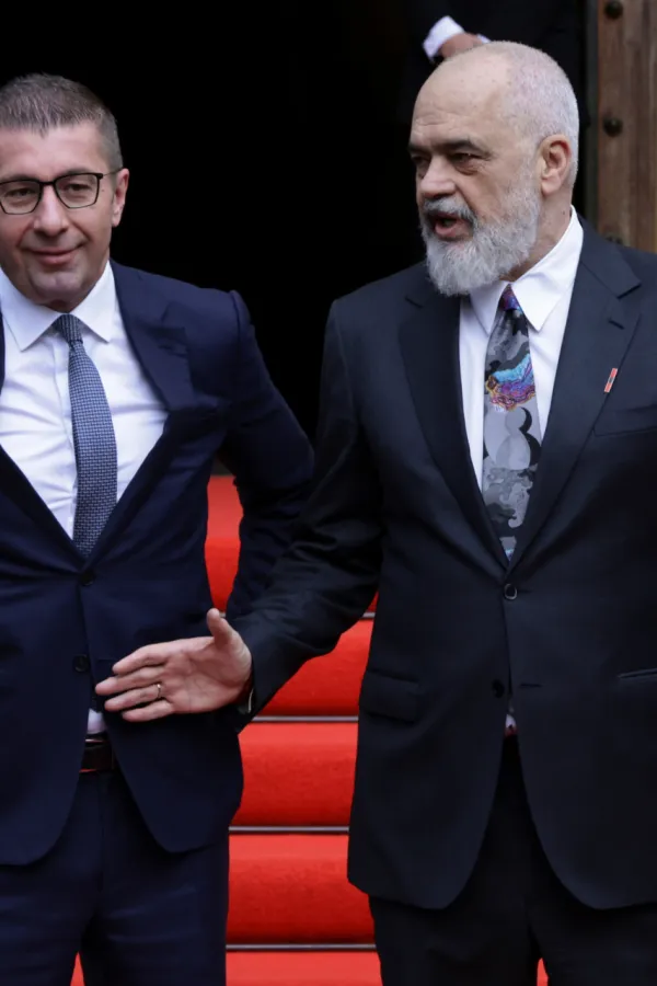 Mickoski u Tirani: Ostajemo odlučno orijentisani ka evropskim integracijama i regionalnoj saradnji
