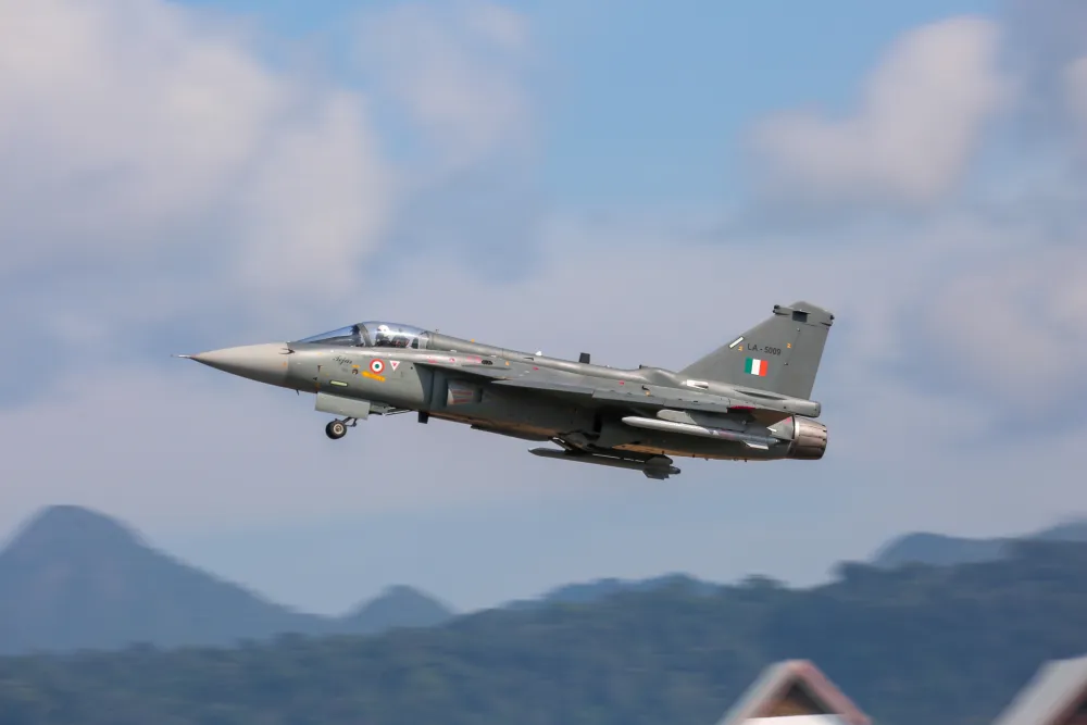 Drama u Indiji: Avion pao na aeromitingu