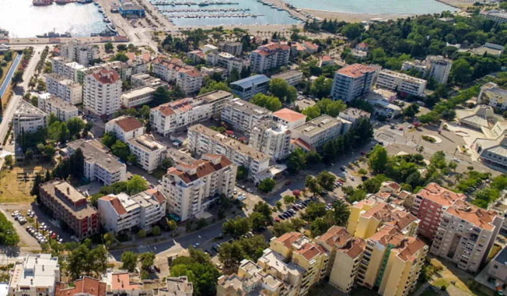 Tinejdžerka povrijeđena u saobraćajnoj nezgodi u Baru