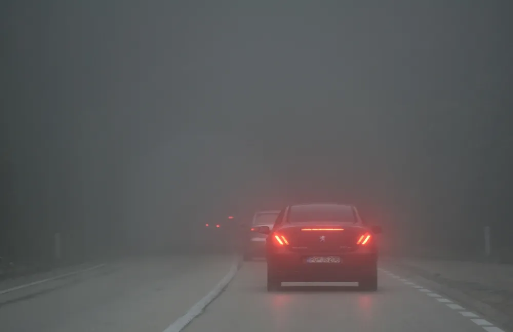 Putevi mokri, vidljivost smanjena