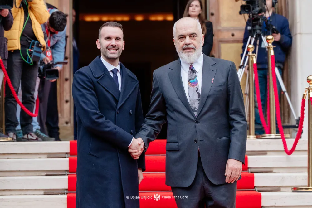 (VIDEO) Rama "provocirao" Spajića: Vi ste predvodnik, kako možete da kasnite?