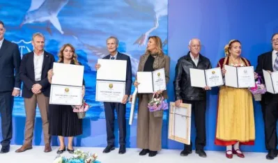 Uručeno najveće priznanje Tivta: Laureati Novembarske nagrade Nevila Klakor i Anton Marković