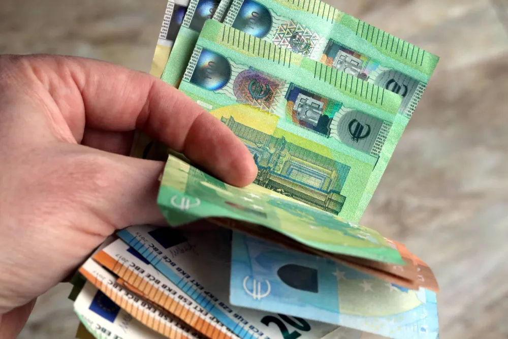 Slovenija kori&scaron;ćenje gotovine upisala u Ustav