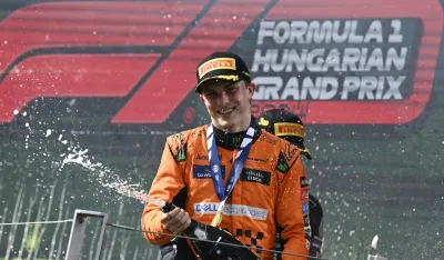 Оскар Пјастри