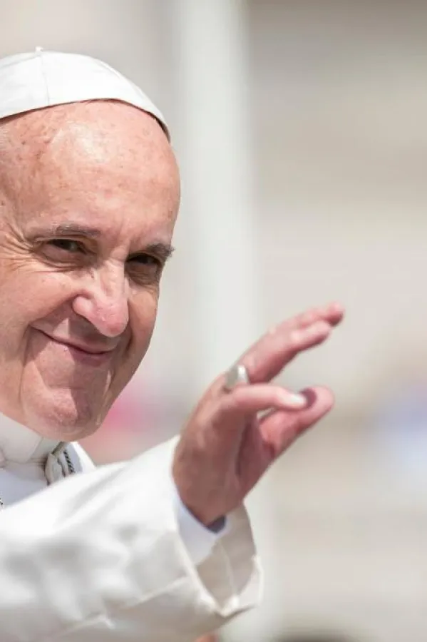 Fotoaparat pape Franja prodat za 6,5 miliona eura