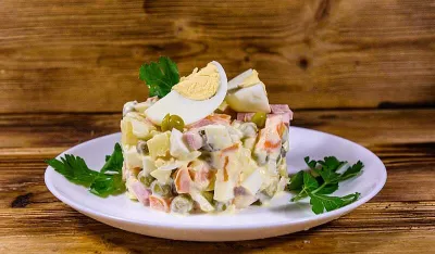 Uz samo nekoliko sastojaka pripremite najukusniju kinesku salatu