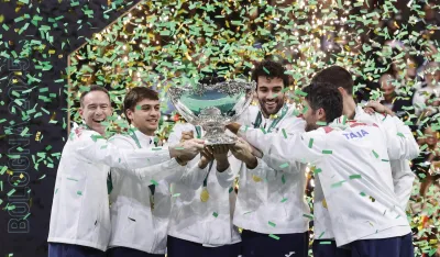 Italija ostala na tronu