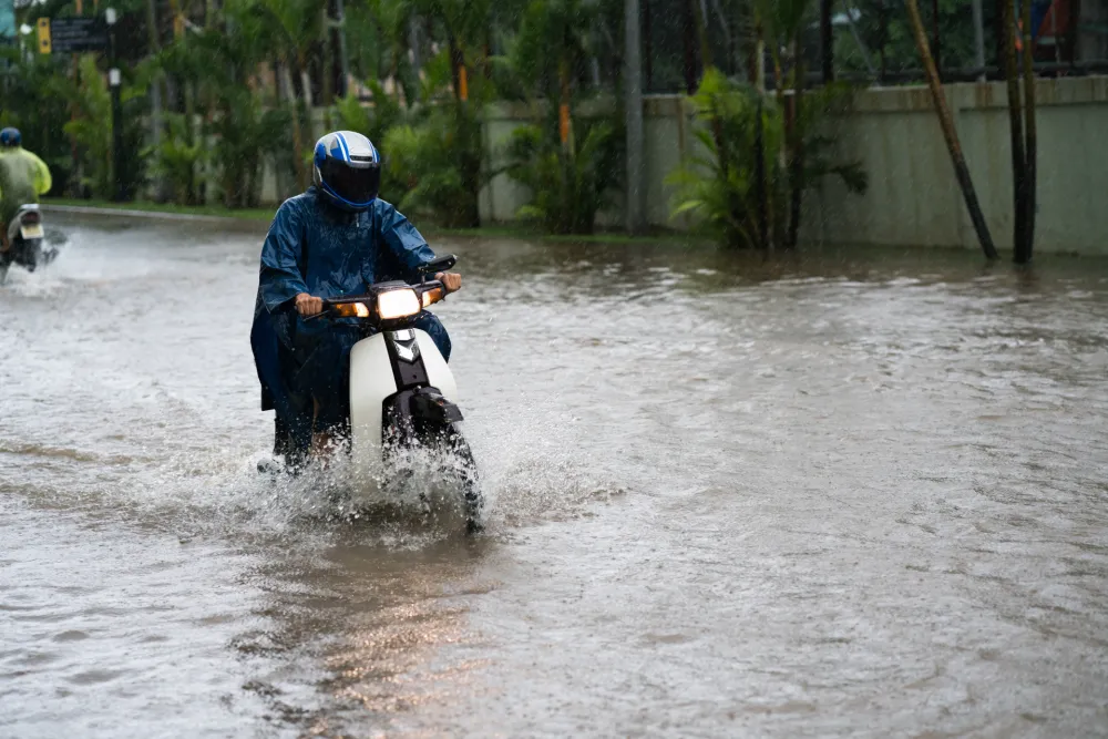 Vi&scaron;e od 90 mrtvih u poplavama u Vijetnamu