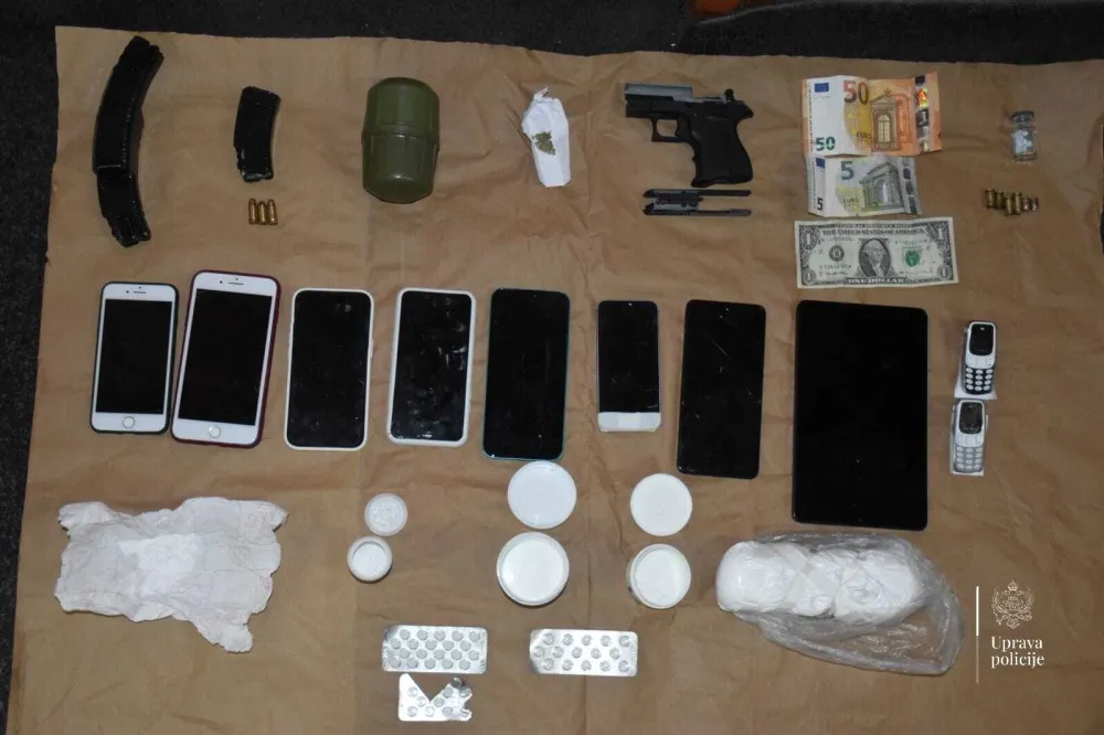 Procesuirano pet lica u Budvi, oduzeto oružje, opijati i telefoni