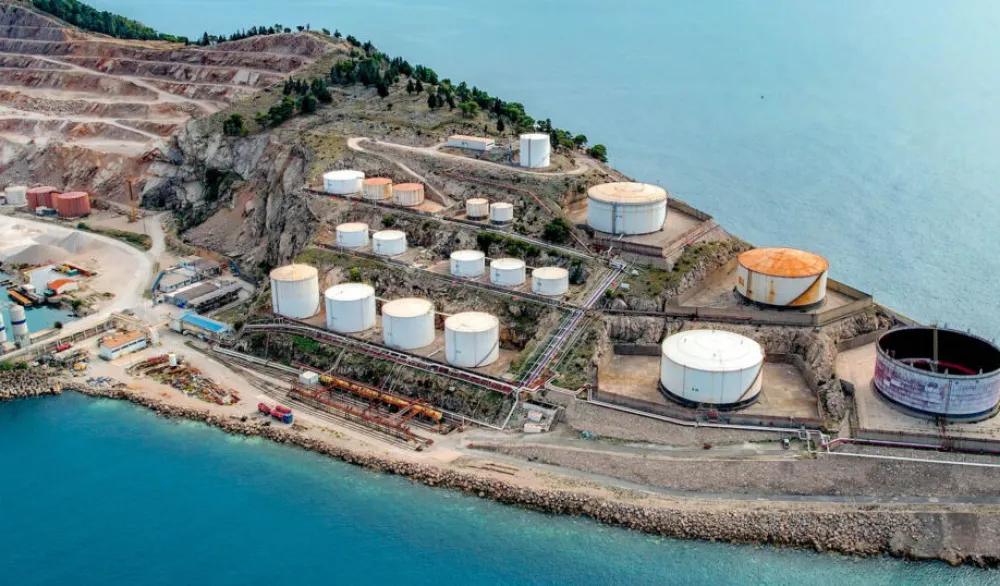 Naftne rezerve kupuju u prvoj polovini naredne godine