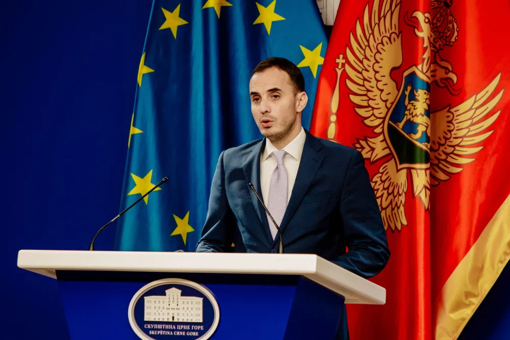 Konatar pita Spajića da li će podržati predlog GP URA o finansijskom obe&scaron;tećenju biv&scaron;ih radnika svih državnih preduzeća u stečaju