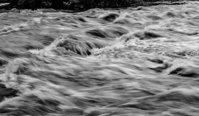 Poplave u BiH: Voda prodire u kuće