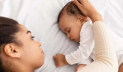 Evo kako uspostaviti rutinu spavanja kod bebe