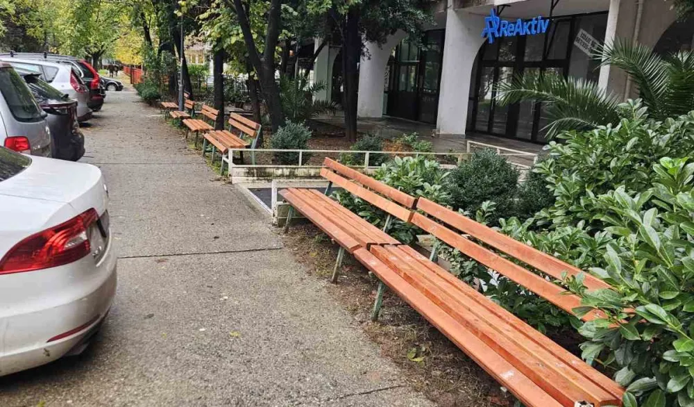 Red novih klupa u Bloku pet