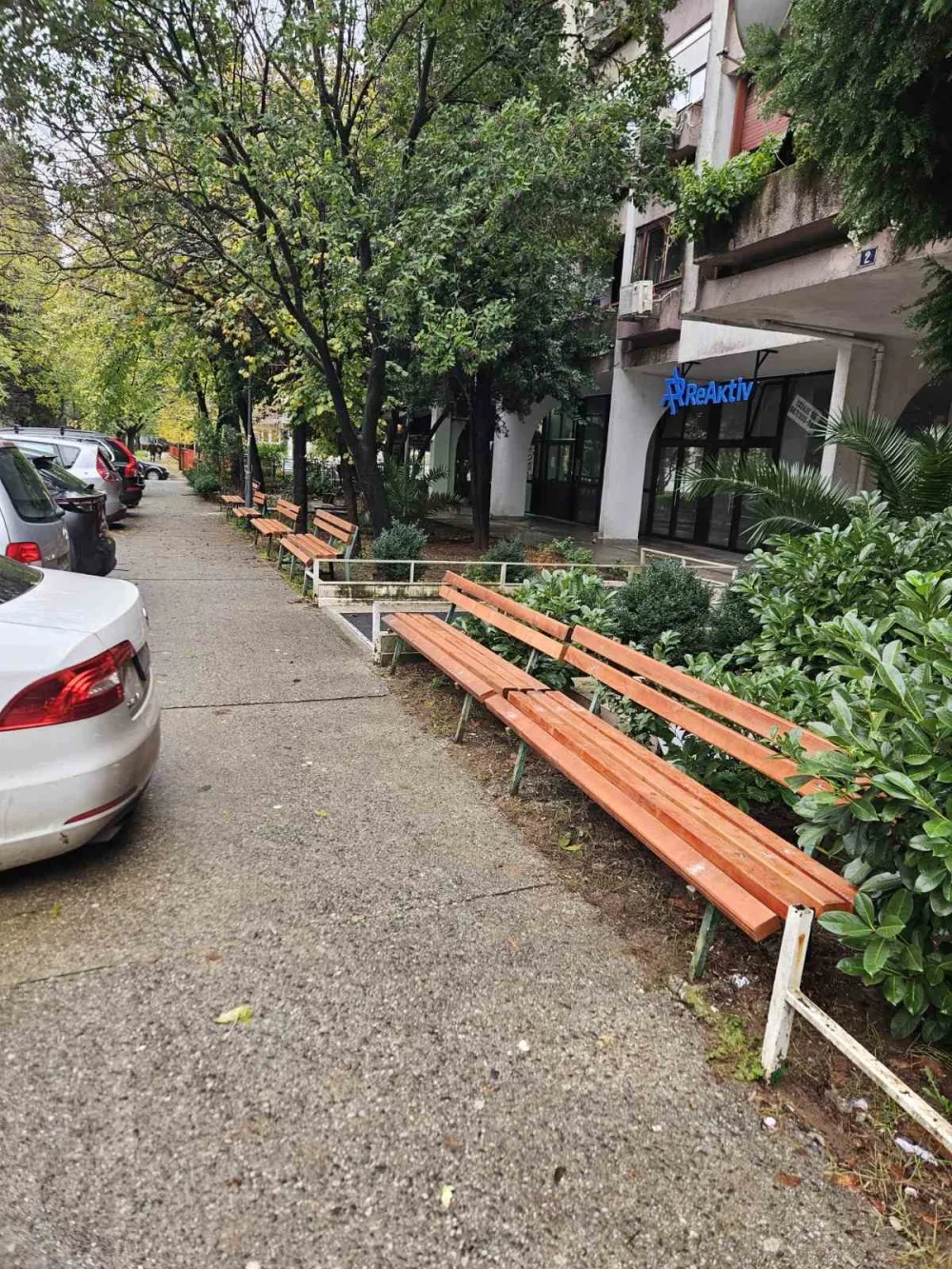 Red novih klupa u Bloku pet