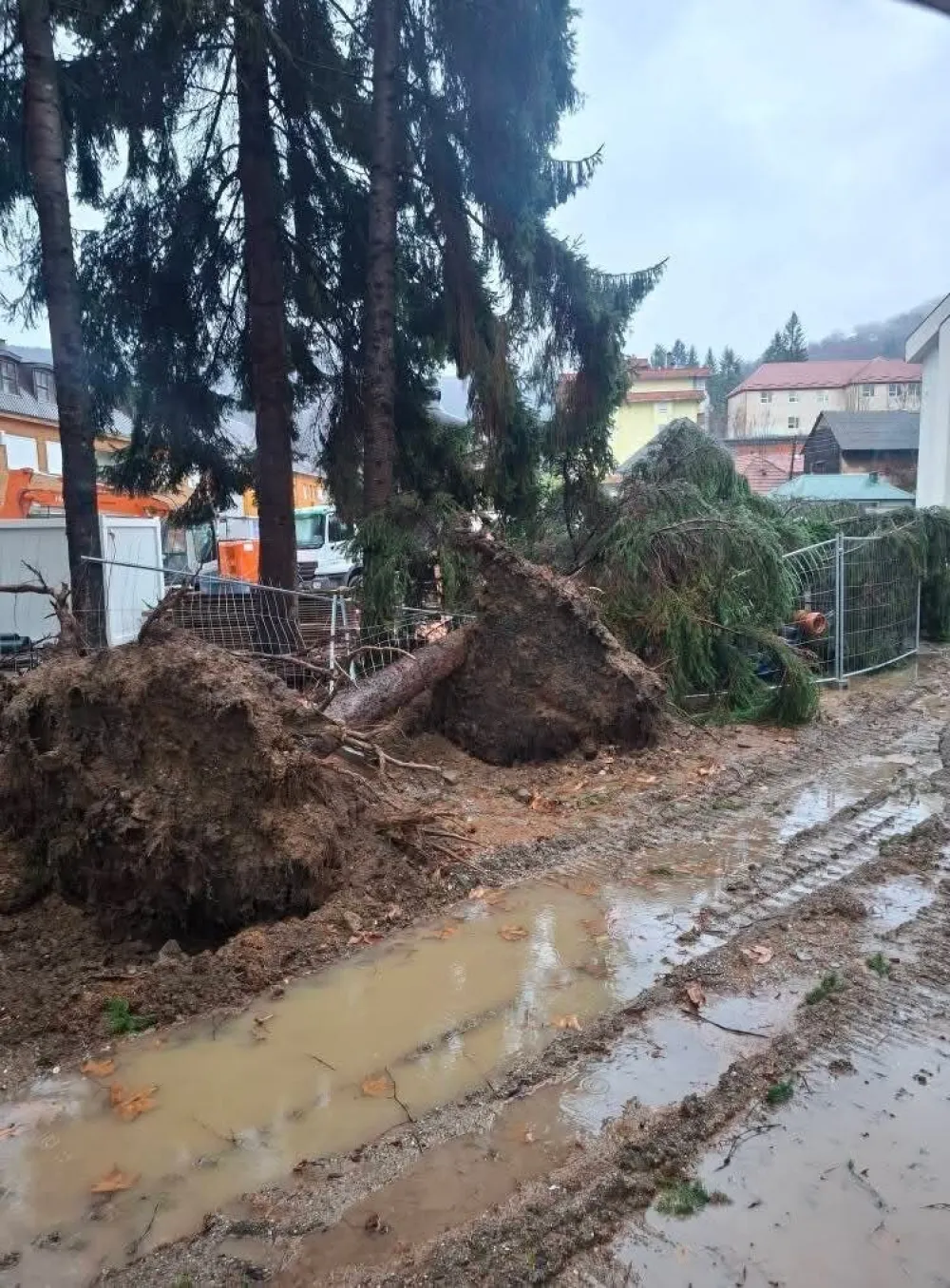 Rekonstrukcija trga u MOjkovcu