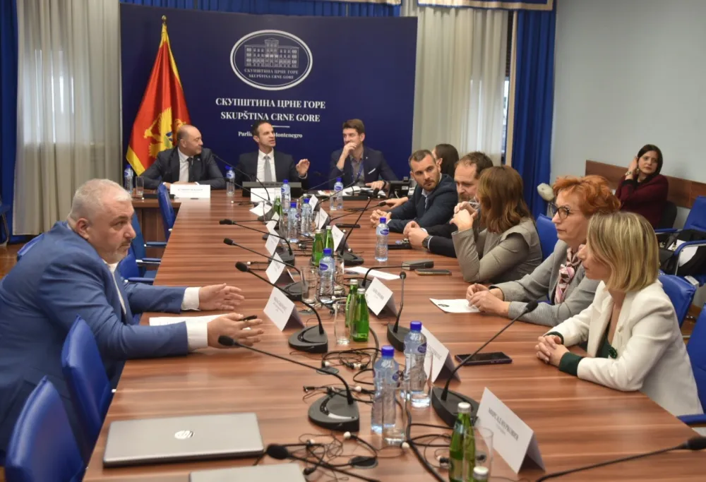 Predsjednika Senata DRI sjetili se nakon tri i po godine