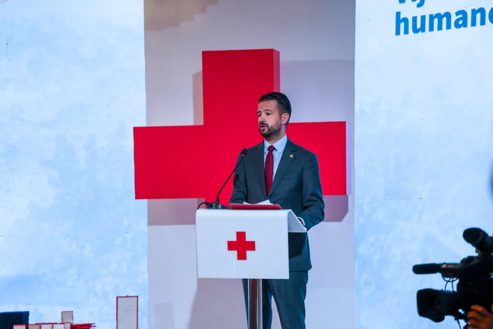 Milatović na Cetinju povodom 150 godina Crvenog krsta: Orden za humanost koja drži dru&scaron;tvo na okupu