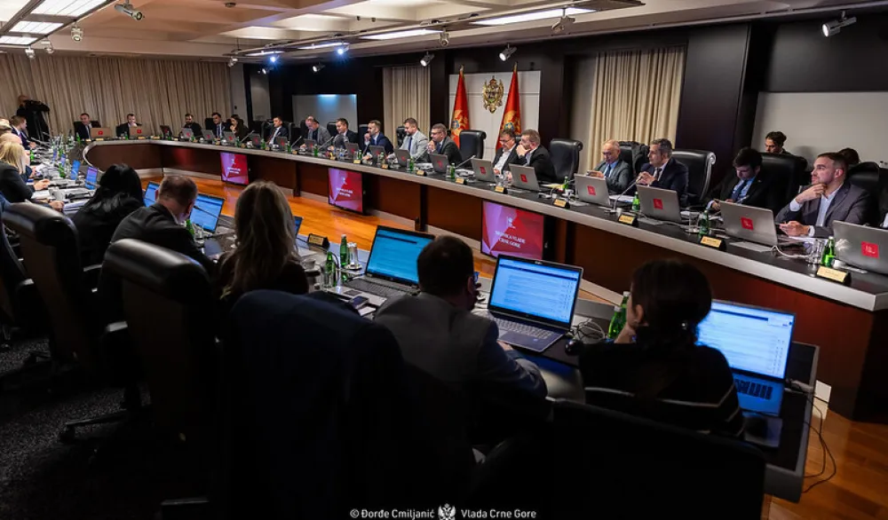 Vlada usvojila odluku o uvećanju dodataka na zaradu prosvjetarima i GKU za oblast prosvjete