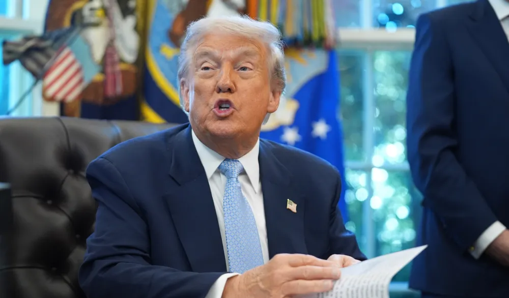 Tramp tvrdi da će opozvati sva Bajdenova dokumenta potpisana automatskom olovkom