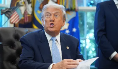 Tramp tvrdi da će opozvati sva Bajdenova dokumenta potpisana automatskom olovkom