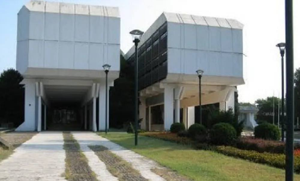 Bemaks neće sređivati staru zgradu Vlade