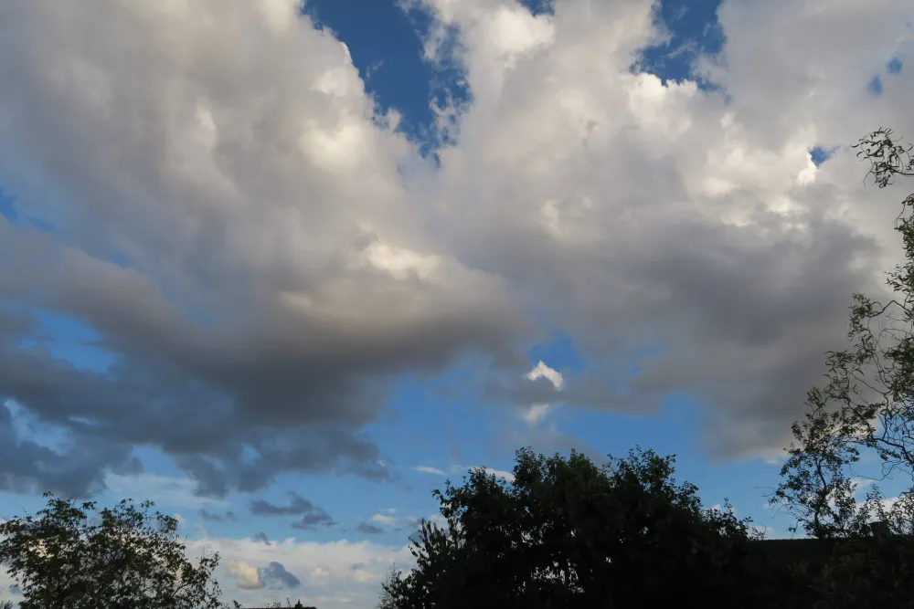 Sjutra oblačno sa sunčanim periodima