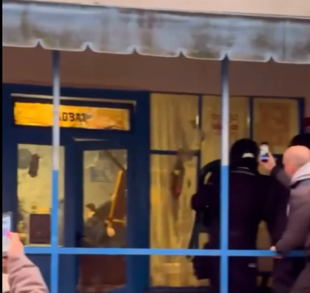  Zatvorena birali&scaron;ta u Mionici, Negotinu i Sečnju: Na izborima brojne nepravilnosti i incidenti, izbila i tuča u kafani