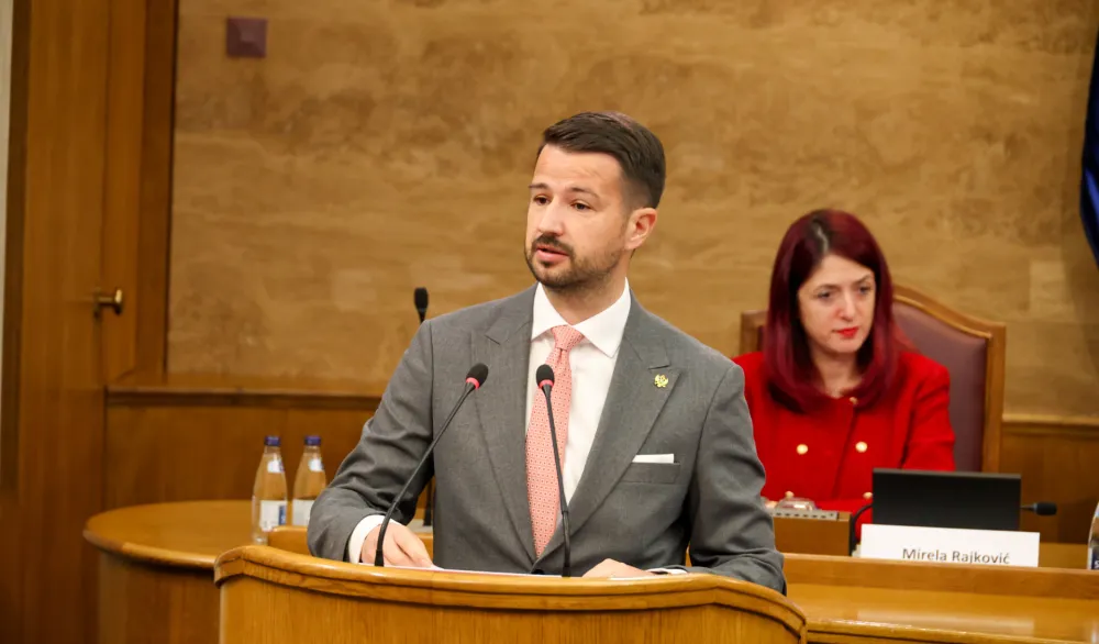 jakov MIlatović u Omladinskom parlamentu