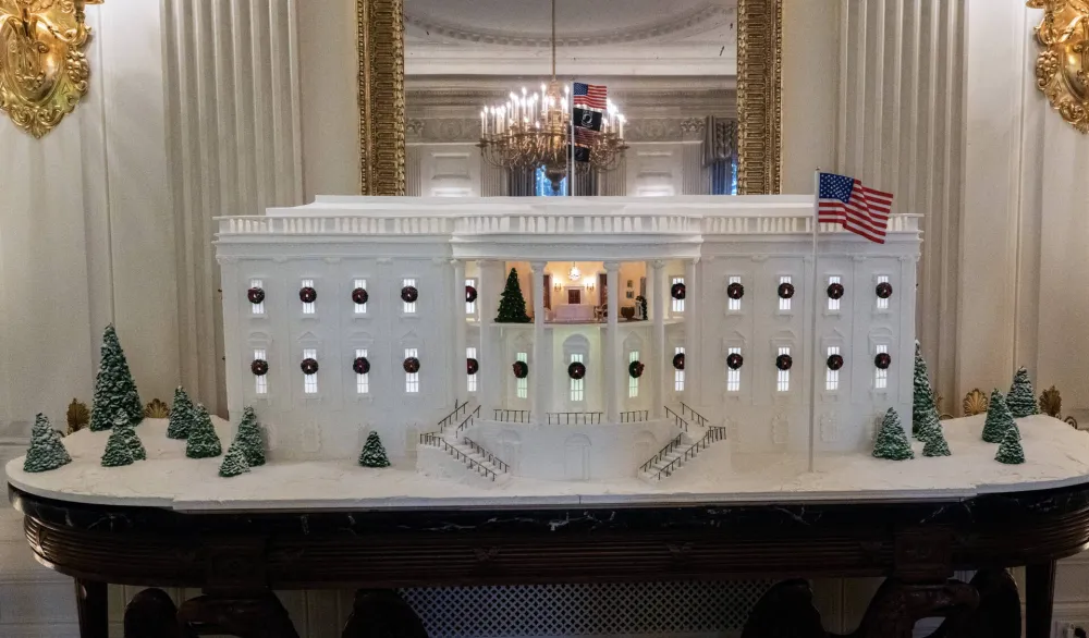 (FOTO) Bijela kuća okićeno dočekuje Božić