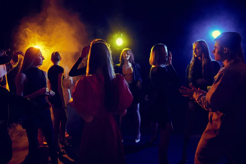 Policija najavila prijave: U ugostiteljskom objektu u S. Makedoniji zatečeno 26 maloljetnika, neki u alkoholisanom stanju