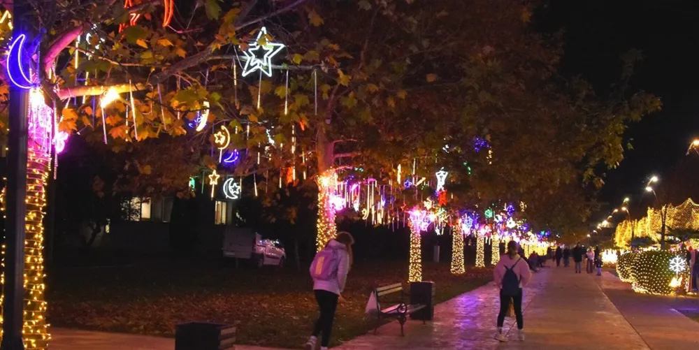 Univerzitetski kampus u prazničnom ruhu